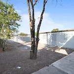 Casita 5 Miles From Downtown Phoenix #B